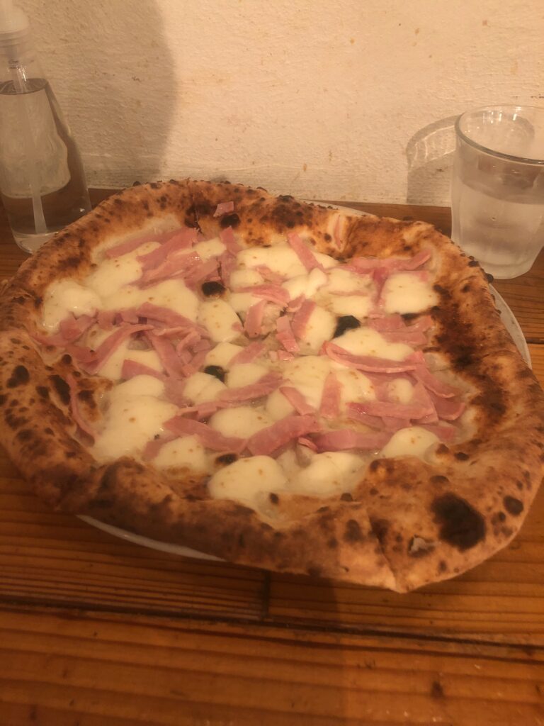 トラットリア　ピッツェリア　ラルテ(Trattoria Pizzeria L'ARTE)のピザ『コット』。