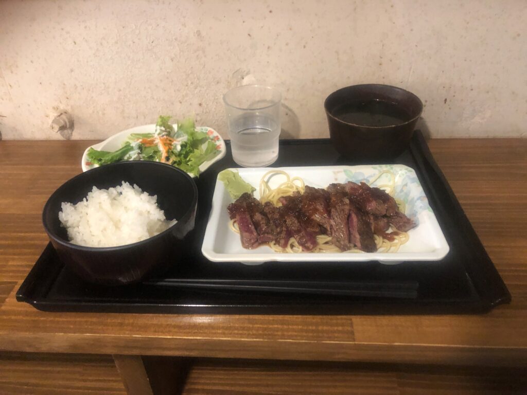 山海楽酒およよのビフテキランチ